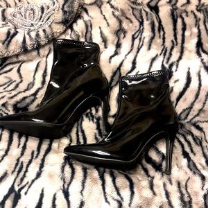 Jessica Simpson Black Patent leather booties
